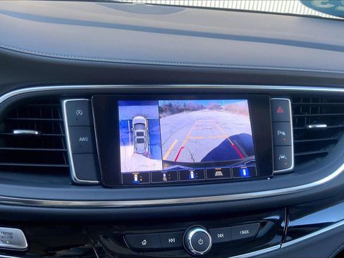 Used 2023 Buick Enclave Avenir image 21