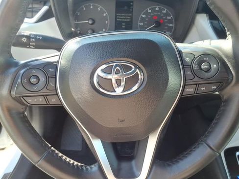 Used 2024 Toyota Corolla SE FWD image 6