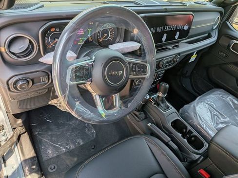 New 2026 Jeep Wrangler Unlimited Sahara AWD/4WD image 11