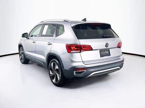 Used 2024 Volkswagen Taos SE image 5