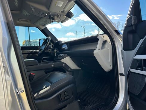 Used 2020 Land Rover Defender 110 First Edition image 35