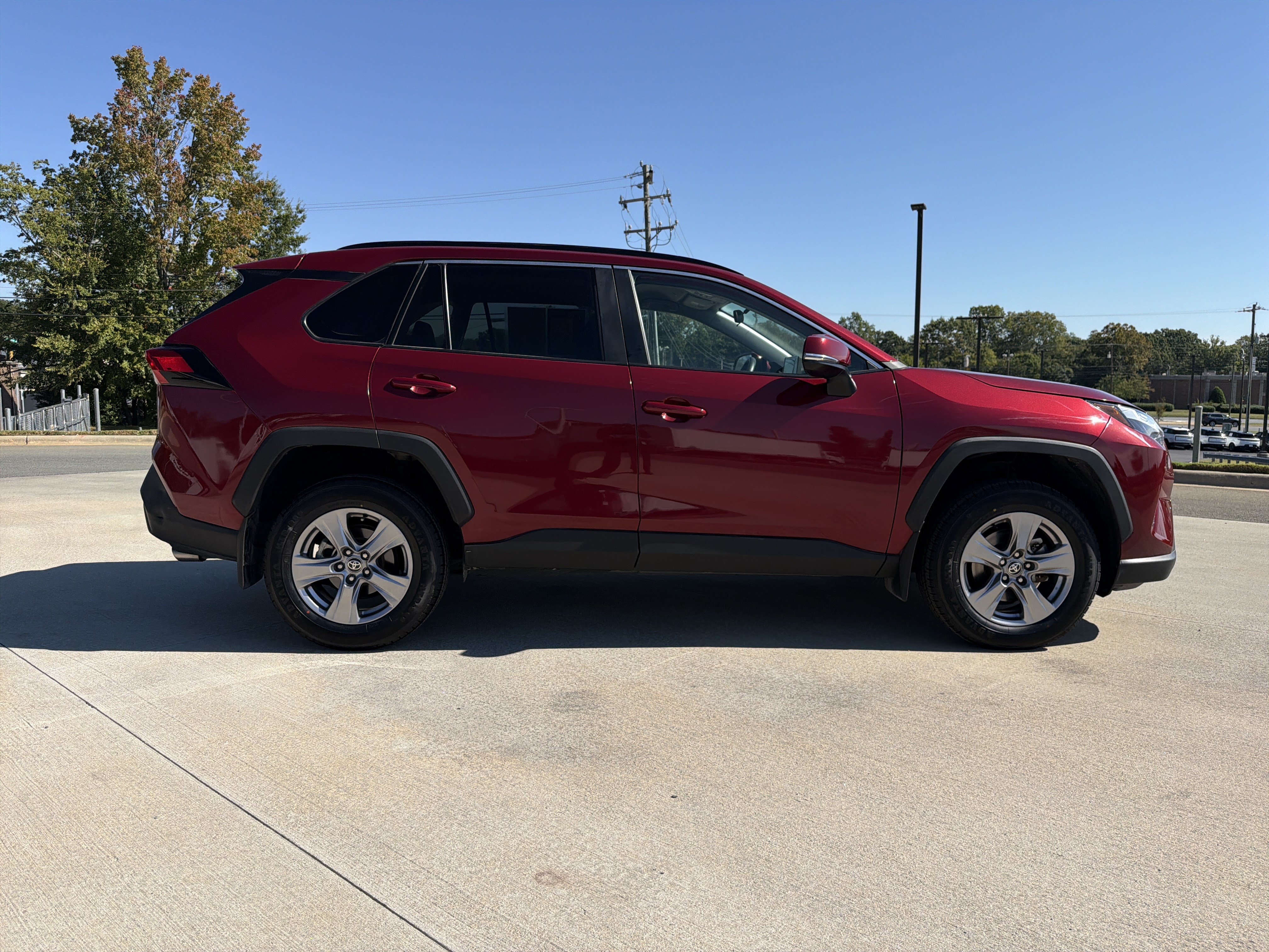 Used 2025 Toyota RAV4 XLE FWD image 13
