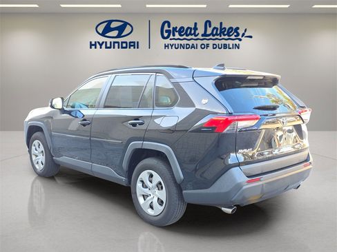 Used 2019 Toyota RAV4 LE image 3