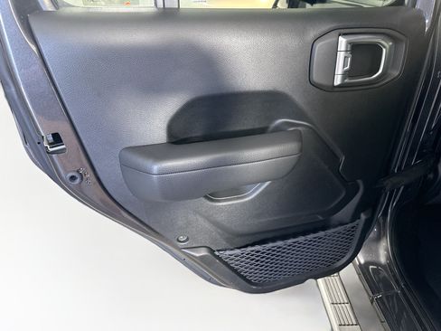 Used 2024 Jeep Wrangler Unlimited AWD/4WD image 24