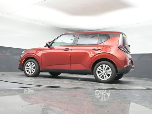 Used 2025 Kia Soul LX image 11