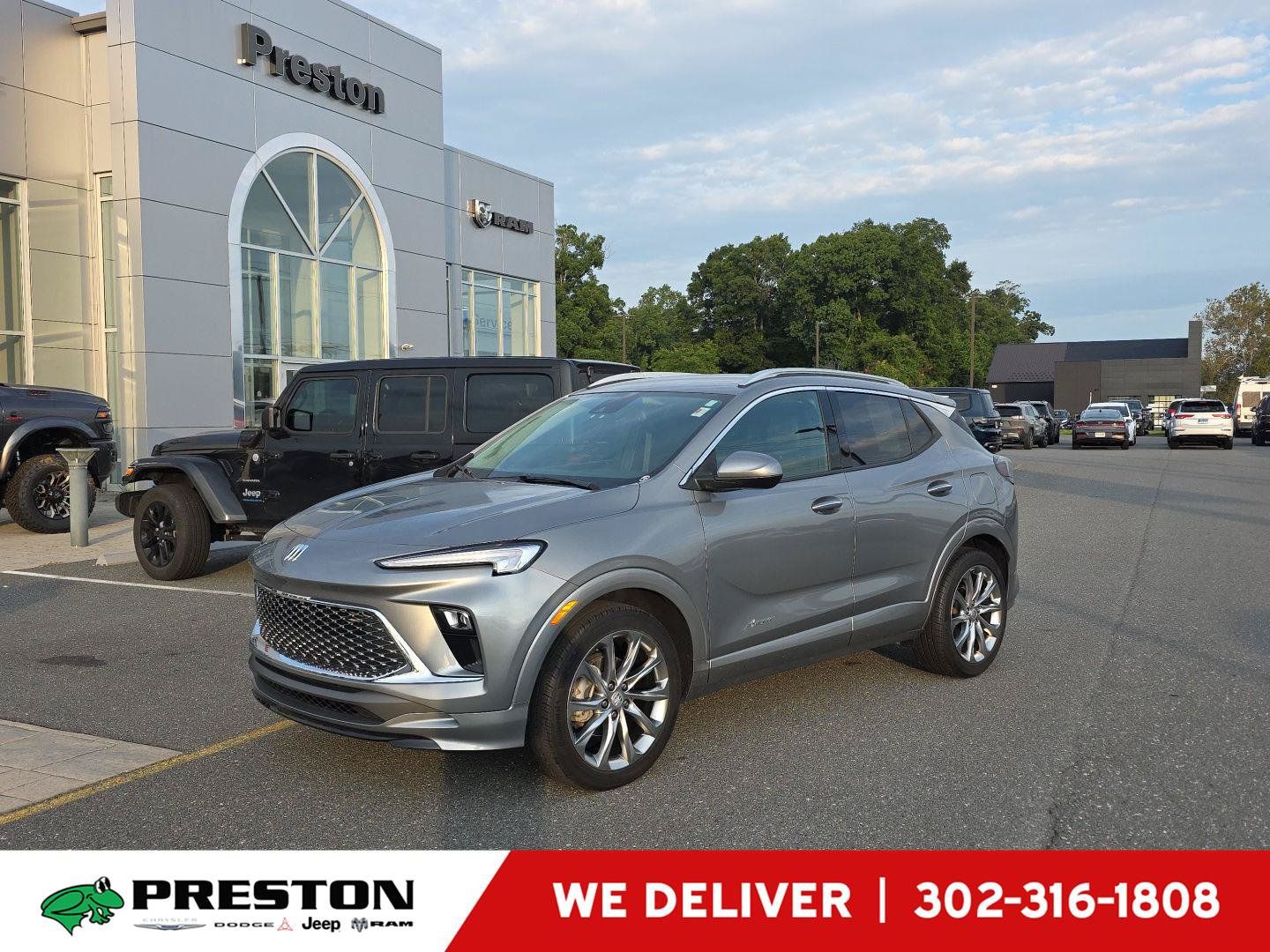Used 2024 Buick Encore GX Avenir w/ Avenir Convenience Package FWD image 1