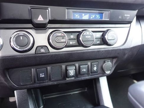 Certified 2023 Toyota Tacoma TRD Off-Road image 28