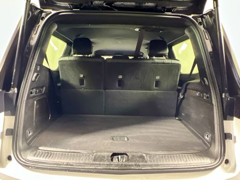Used 2024 Jeep Wagoneer Series II w/ Flexible Seating Group RWD image 34