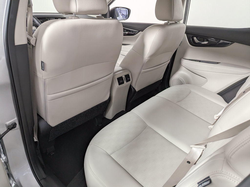 Used 2022 Nissan Rogue Sport SV w/ Technology Package FWD image 40
