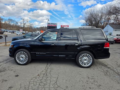 Used 2016 Lincoln Navigator Select image 8