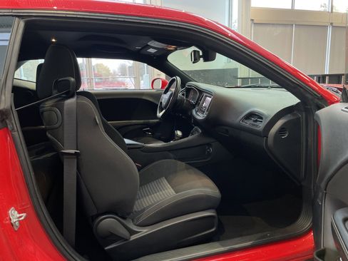 Used 2022 Dodge Challenger SRT Hellcat Redeye image 37