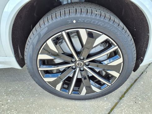 New 2026 Volvo XC90 B6 Ultra w/ Protection Package AWD/4WD image 9