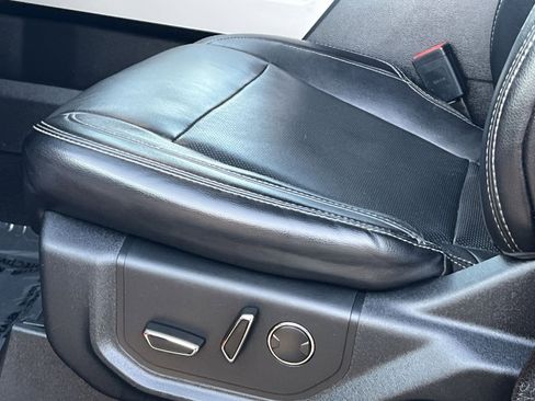 Used 2019 Ford F350 Lariat w/ Lariat Ultimate Package image 14