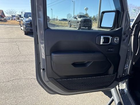 Used 2023 Jeep Gladiator Mojave w/ LED Lighting Group image 12