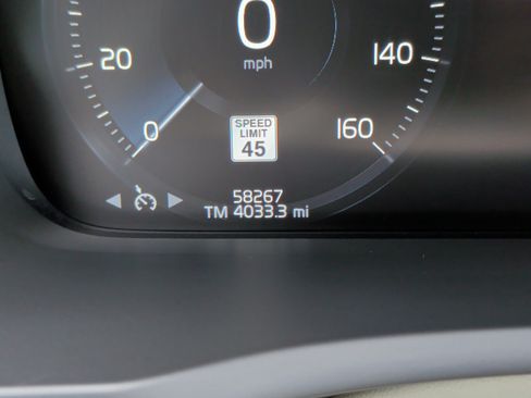 Used 2017 Volvo XC90 T6 Momentum w/ Vision Package AWD/4WD image 15