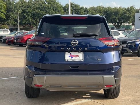 Used 2026 Nissan Rogue SL FWD image 5