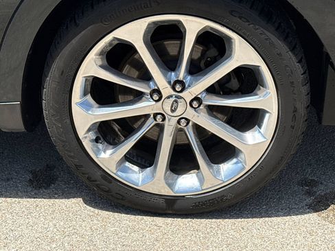 Used 2014 Ford Taurus Limited w/ Equipment Group 301A FWD image 8