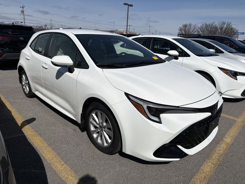 Used 2024 Toyota Corolla SE image 2