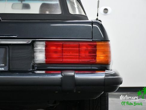 Used 1989 Mercedes-Benz 560 SL image 14