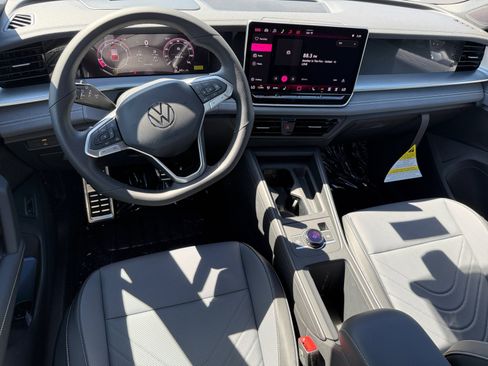 New 2026 Volkswagen Tiguan SE R-Line AWD/4WD image 15