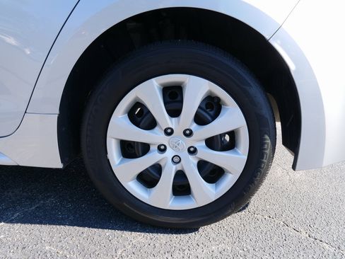 Used 2024 Toyota Corolla LE image 13