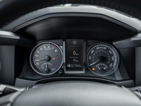 Used 2018 Toyota Tacoma TRD Off-Road w/ Technology Package AWD/4WD image 26