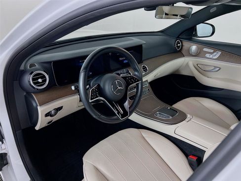 Used 2022 Mercedes-Benz E 350 4MATIC Sedan image 10