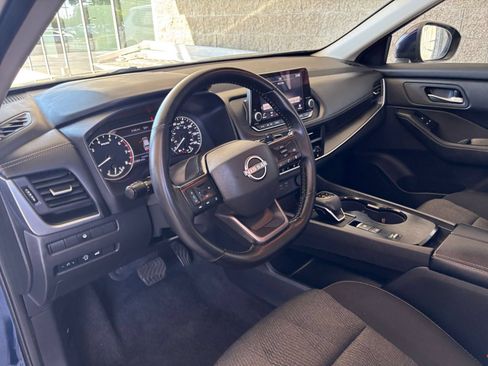 Used 2025 Nissan Rogue SV FWD image 36