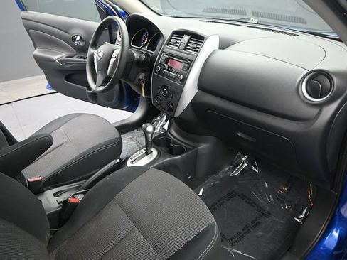 Used 2015 Nissan Versa SV FWD image 24