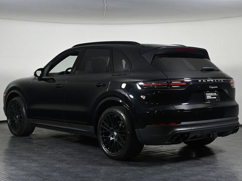 Used 2023 Porsche Cayenne Platinum Edition AWD/4WD image 6