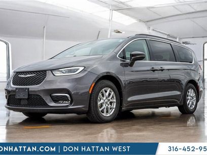 Used 2022 Chrysler Pacifica Touring-L