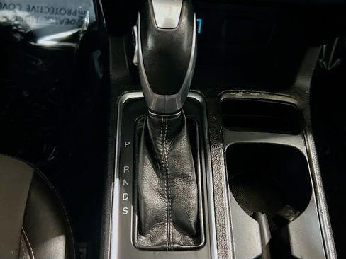 Used 2019 Ford Escape SE FWD image 12