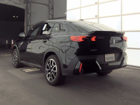 Used 2026 BMW X2 xDrive28i AWD/4WD image 6