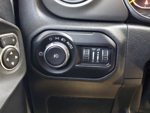 Used 2021 Jeep Wrangler Sport S image 26