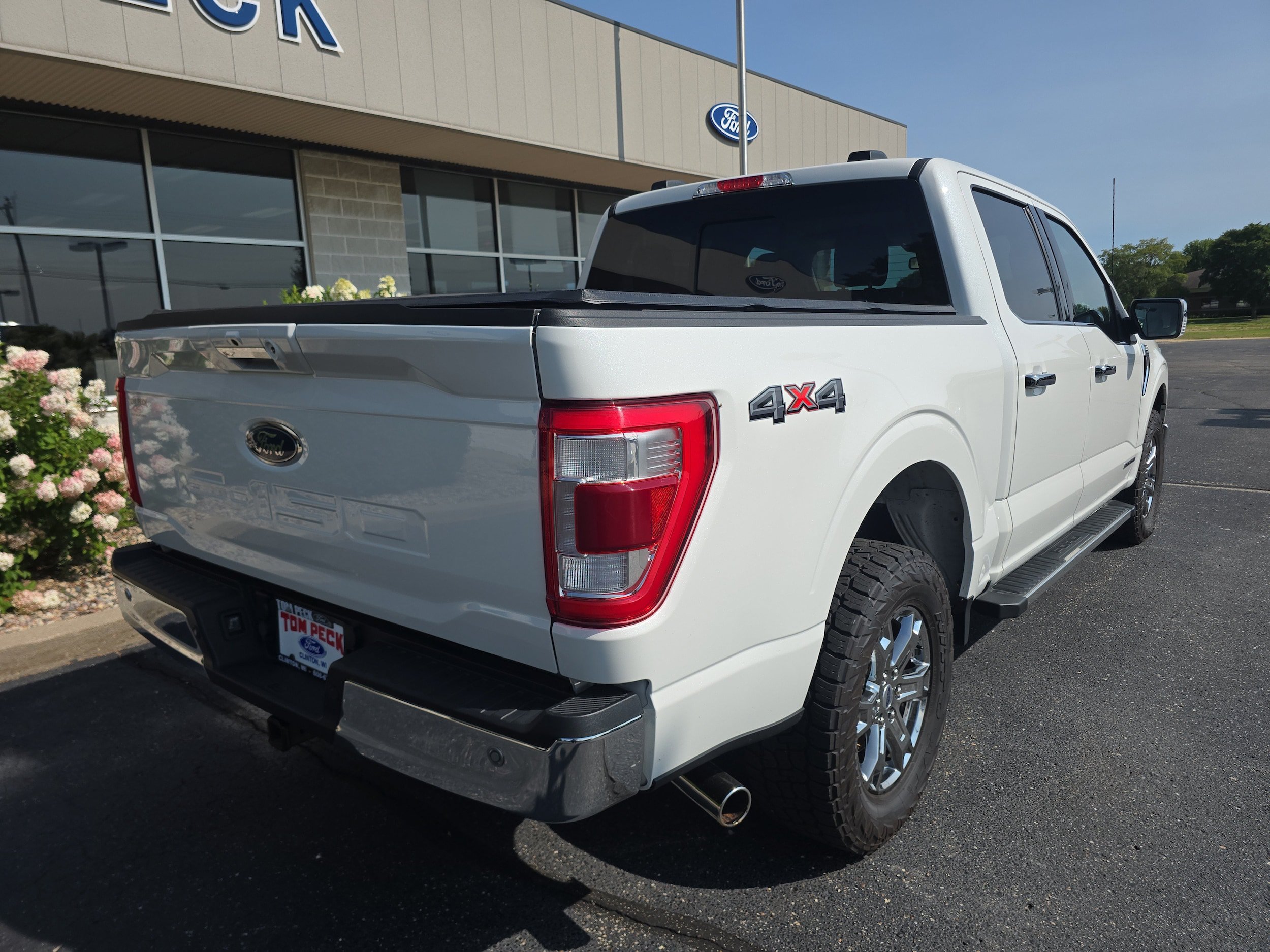 Used 2022 Ford F150 Lariat w/ Equipment Group 502A High AWD/4WD image 2
