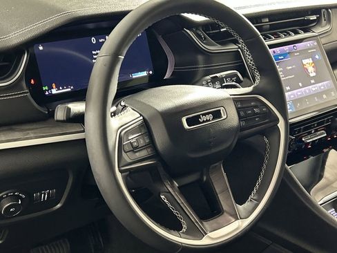 Used 2023 Jeep Grand Cherokee L Limited w/ Trailer Tow Group (B) image 13