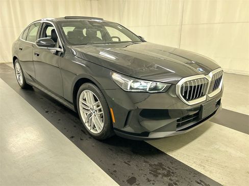Used 2024 BMW 530i xDrive 530i xDrive w/ Convenience Package image 1