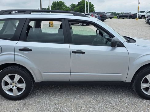 Used 2012 Subaru Forester 2.5X w/ Alloy Wheel Pkg AWD/4WD image 2