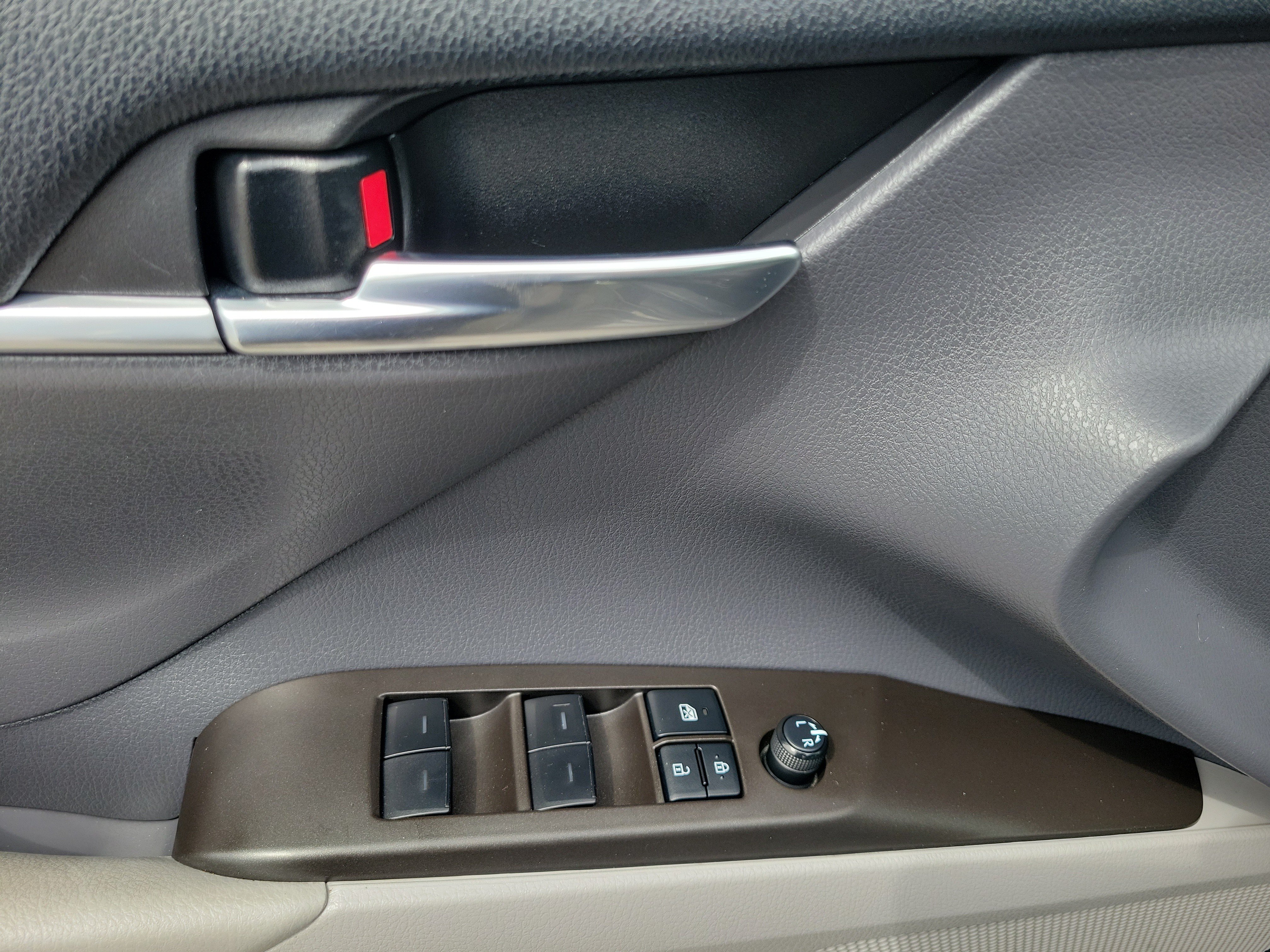 Used 2023 Toyota Camry LE FWD image 22