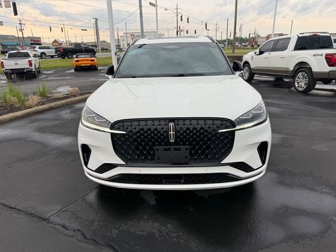 Used 2025 Lincoln Aviator Reserve w/ Equipment Group 201A AWD/4WD image 2