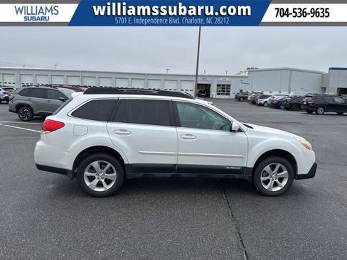 Used 2013 Subaru Outback 2.5i Limited w/ Moonroof Pkg image 8