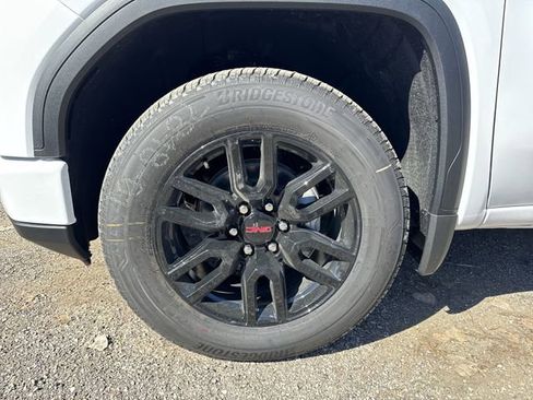 New 2026 GMC Sierra 1500 Elevation image 10