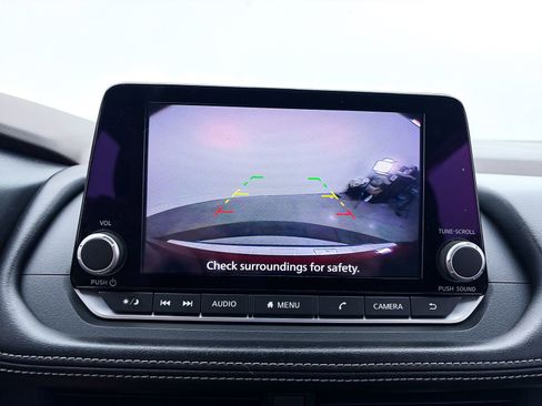Used 2023 Nissan Rogue SV AWD/4WD image 4