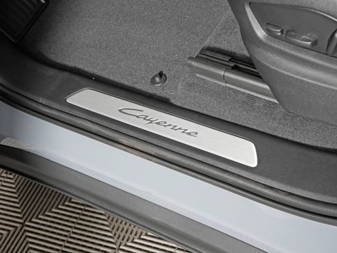 New 2026 Porsche Cayenne Coupe AWD/4WD image 18