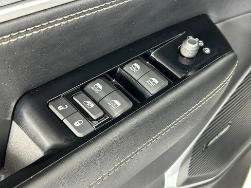 Used 2022 Jeep Wagoneer Series III w/ Rear Seat Video Group 1 AWD/4WD image 39