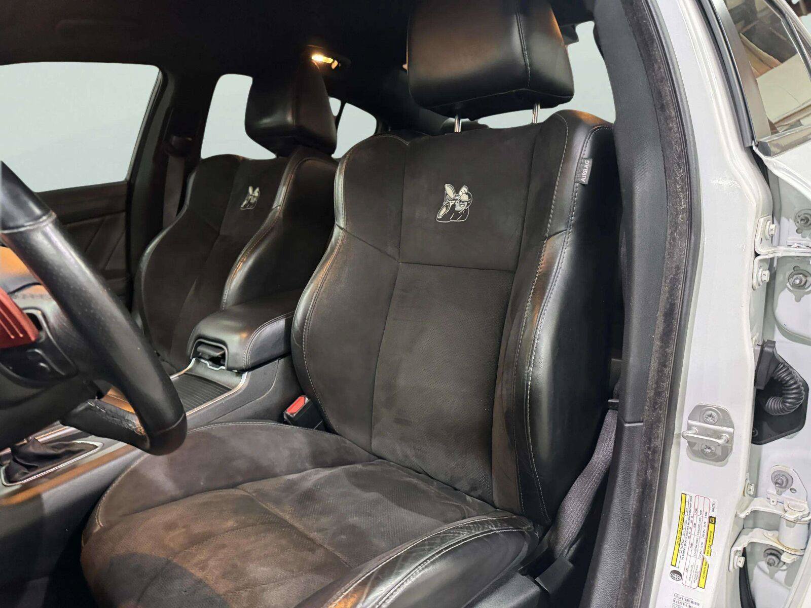 Used 2019 Dodge Charger Scat Pack w/ Dynamics Package RWD image 18