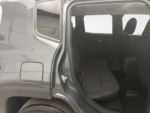 Used 2022 Jeep Renegade Latitude w/ Convenience Group image 18