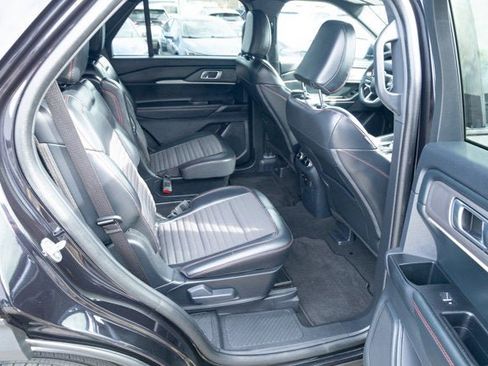 Used 2025 Ford Explorer ST-Line image 38