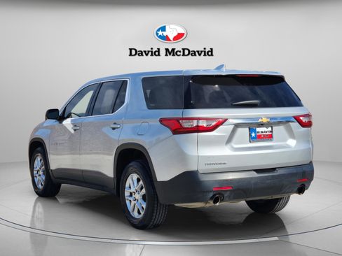 Used 2021 Chevrolet Traverse LS image 4