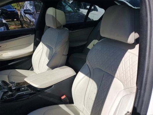 Used 2018 BMW 530i w/ Premium Package image 20